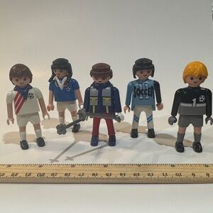 Soccer Player Action Figures 1992+ playmobil toy (lot 4)